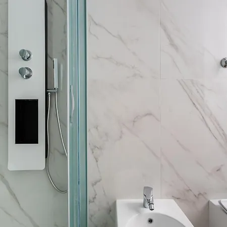 Bnbutler - Largo Promessi Sposi - Moderno E Confortevole Appartement